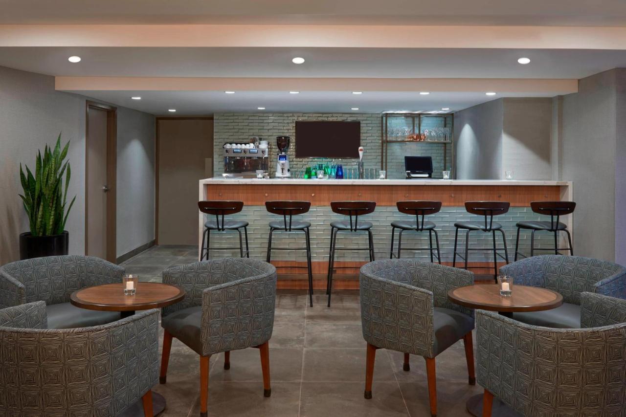 Fairfield Inn By Marriott Montreal Downtown Eksteriør billede
